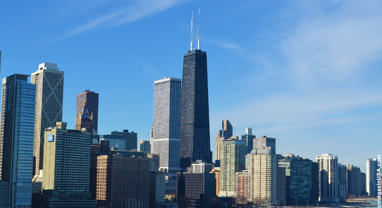 Skyline Chicago mit John Hancock Tower (siehe Mitte)