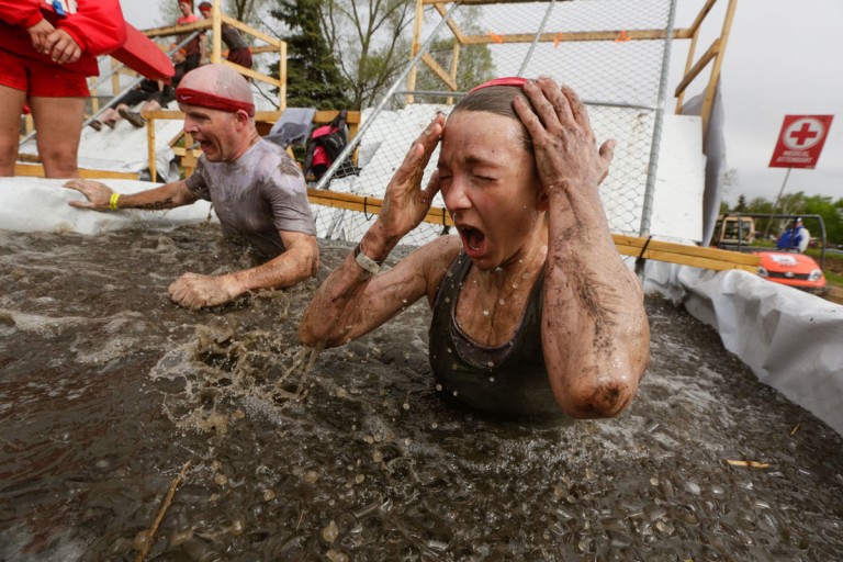 Tough Mudder in Rockford, Eiswasserpool