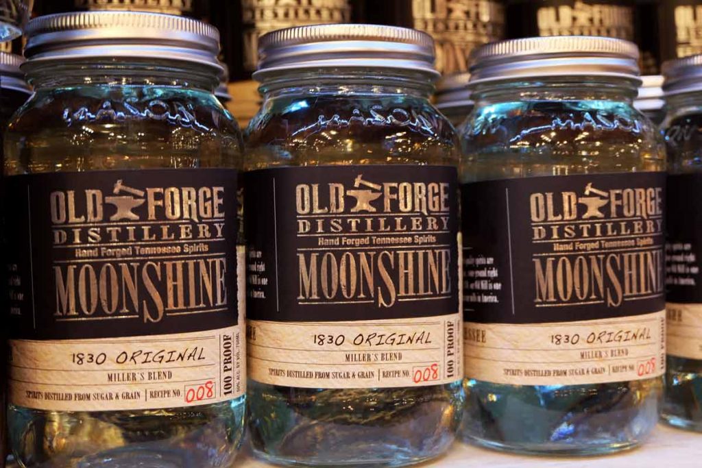 Brennerei Old Forge Moonshine von Pigeon Forge, Tennessee (photo: Tennessee Tourism)