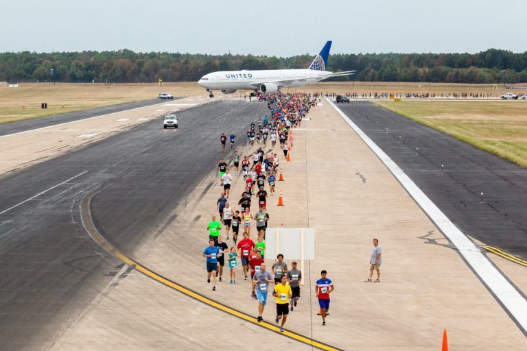 2016 Dulles Day Plane Pull and 5K / 10K (Bild: MWAA+J.-David-Buerk)