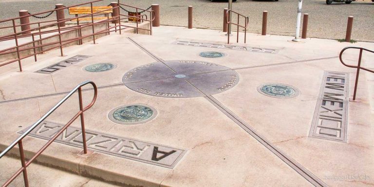 Four Corners -- hier treffen sich Colorado, Utah, New Mexico, Arizona