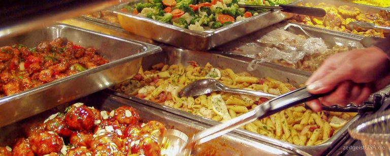 Deli Theke - Fleisch, Salate, Gemüse