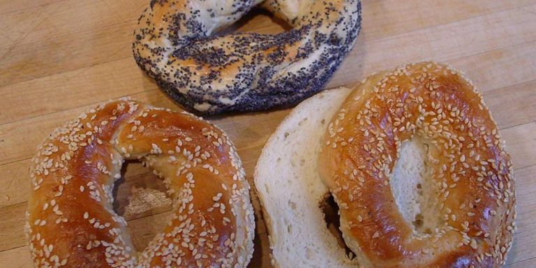 Bagels (photo: Garyperlman at English Wikipedia [Public domain], via Wikimedia Commons)