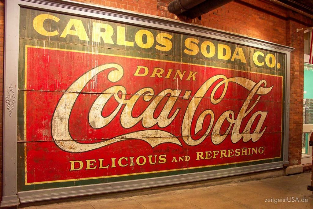 Coca-Cola, weltweit erkanntes Symbol. World of Coca-Cola, Atlanta.