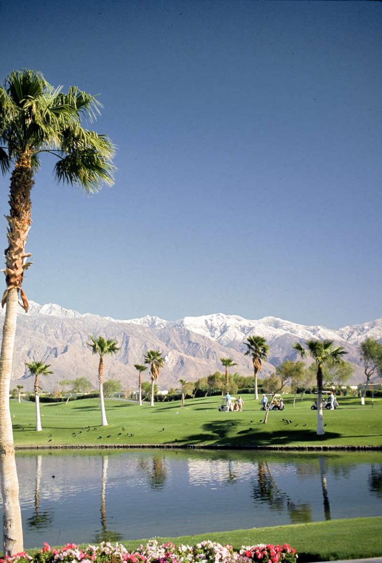 Golfen in Palm Springs, Kalifornien [photo: Palm Springs Bureau of Tourism]