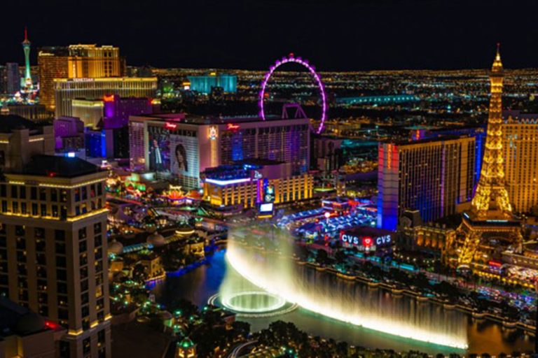Abbildung 1: Las Vegas hat sehr viel zu bieten. Eine Casinotour ist hier mehr als nur reines Spielvergnügen. Bildquelle: @ Julian Paefgen / Unsplash.com